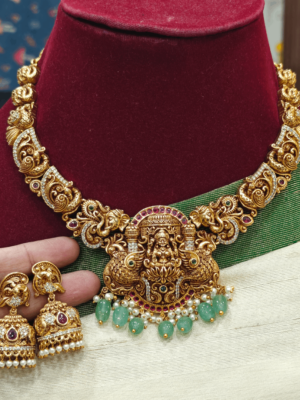 Nagasu gaja necklace with the jhumka