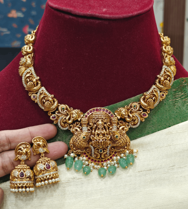 Nagasu gaja necklace with the jhumka