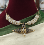 Pearl hasli with dhamarukam pendant