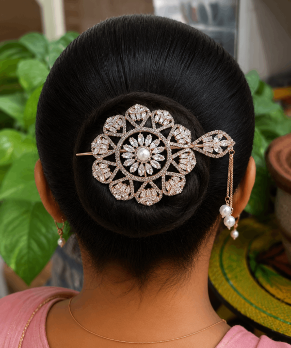 Rose gold leaf petal design