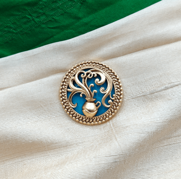 Aquarius brooch
