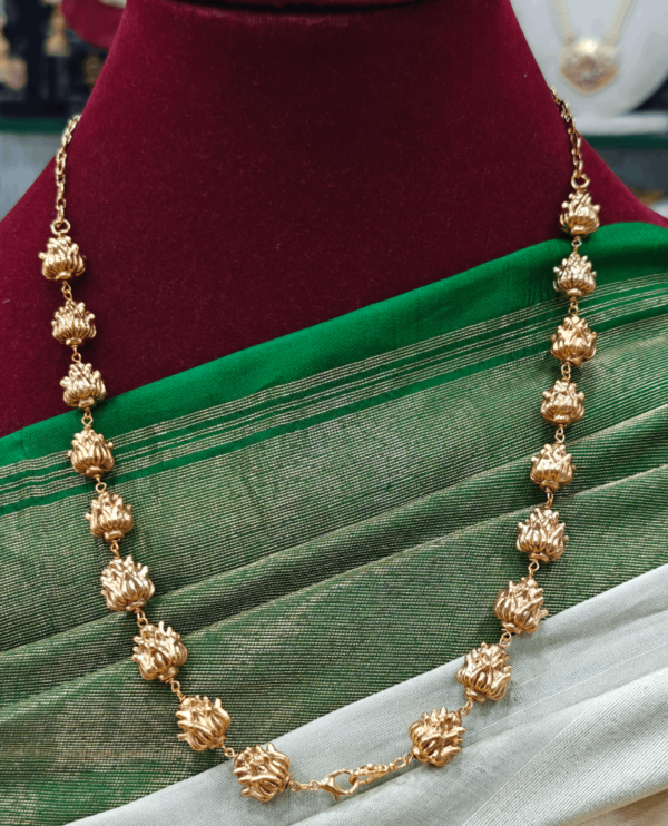 Lotus chain