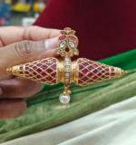 Damaru pendant (Ruby white)