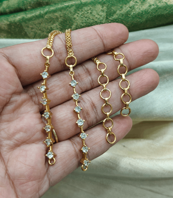 Diamond like earchain