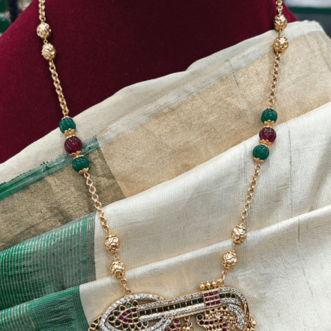 Veena pendant with the chain