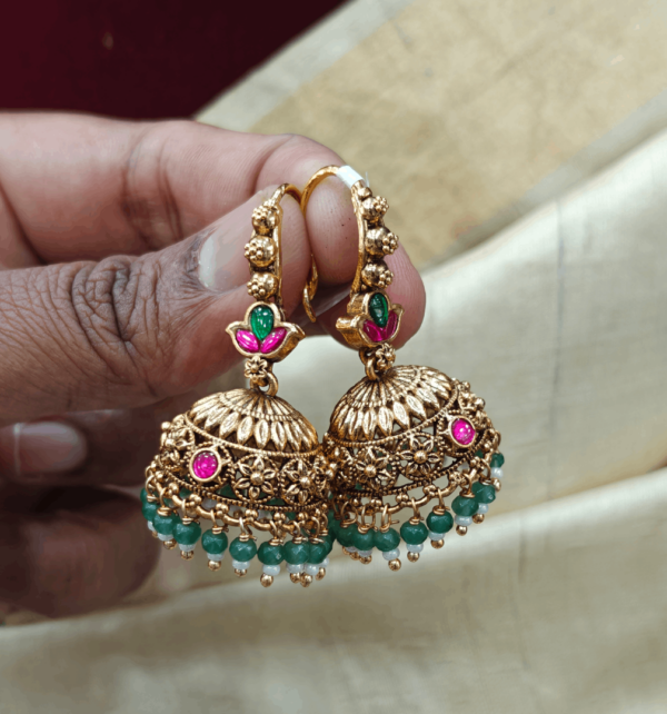 Jadau hook jhumkha