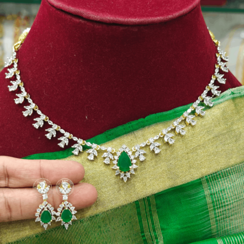 Silver shade green stone necklace