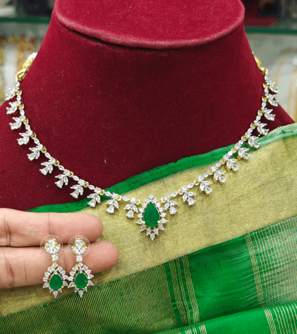 Silver shade green stone necklace