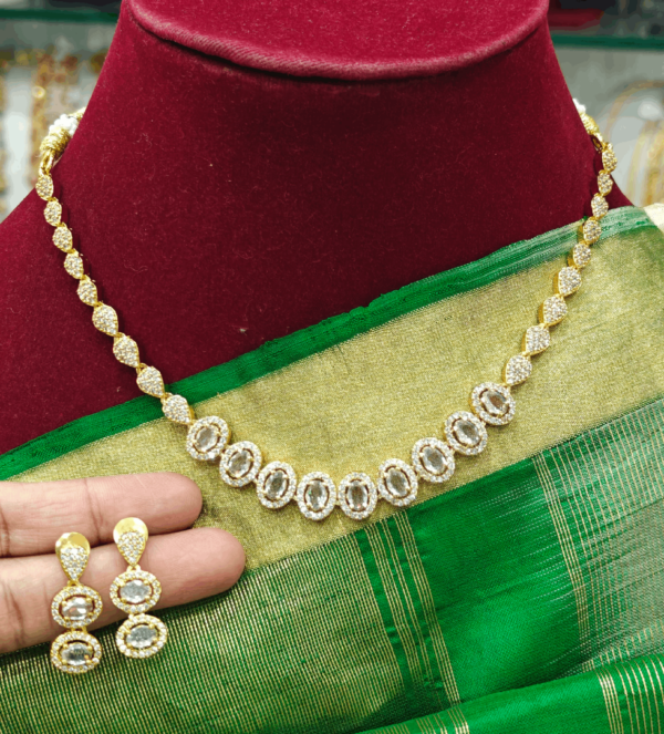 Nine oval necklace(white)