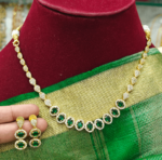Nine oval necklace(green)