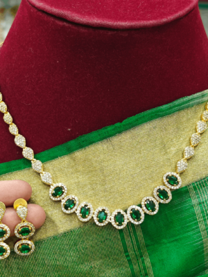 Nine oval necklace(green)
