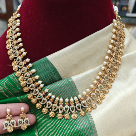 Kasu necklace with the mango pearl