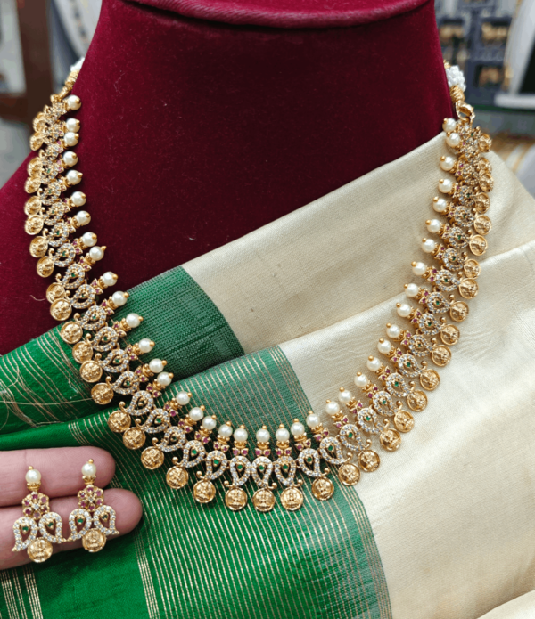 Kasu necklace with the mango pearl