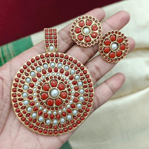 Meenakshi padhakam pendant set