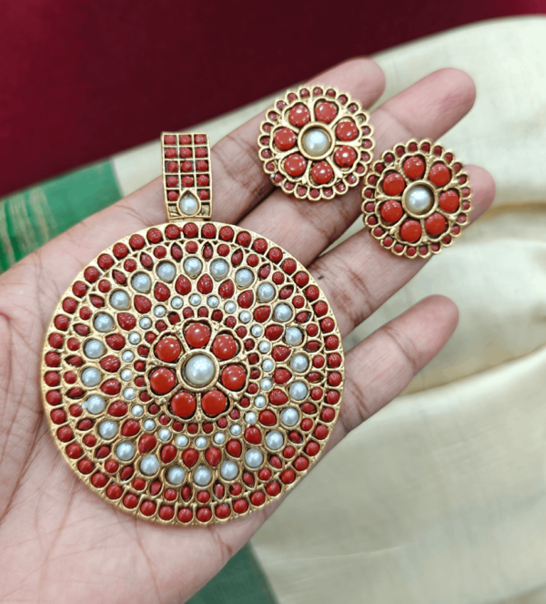 Meenakshi padhakam pendant set