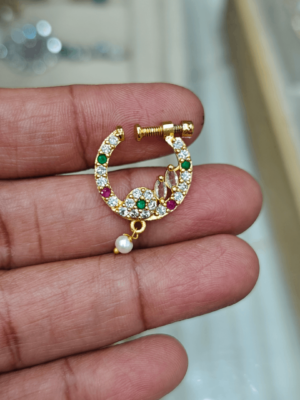 Screw nose ring with green and ruby