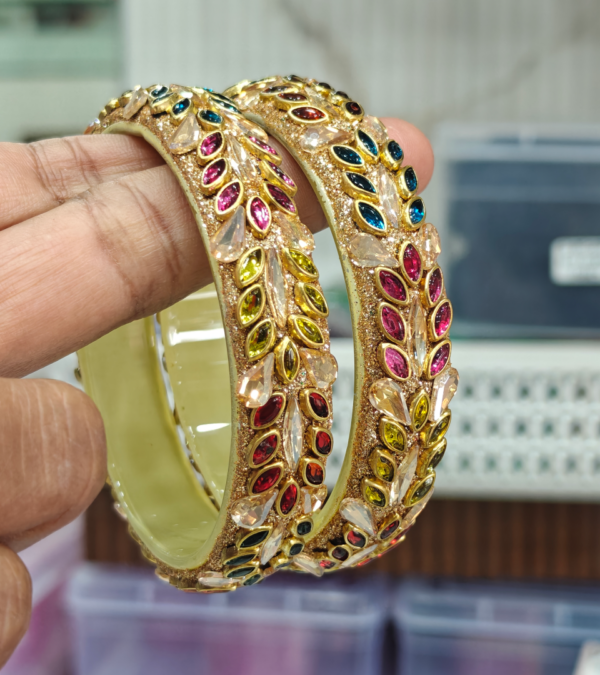 Multicolor leaf glass kada