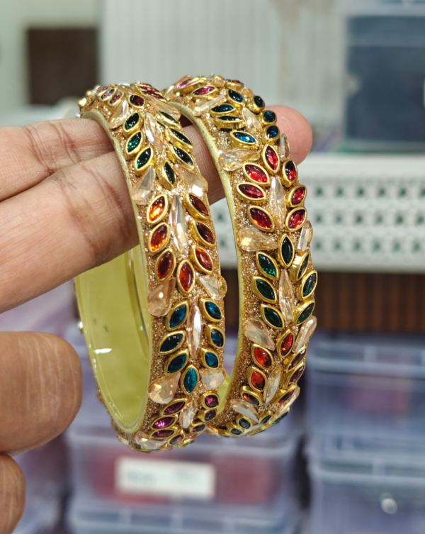 Multicolor leaf glass kada