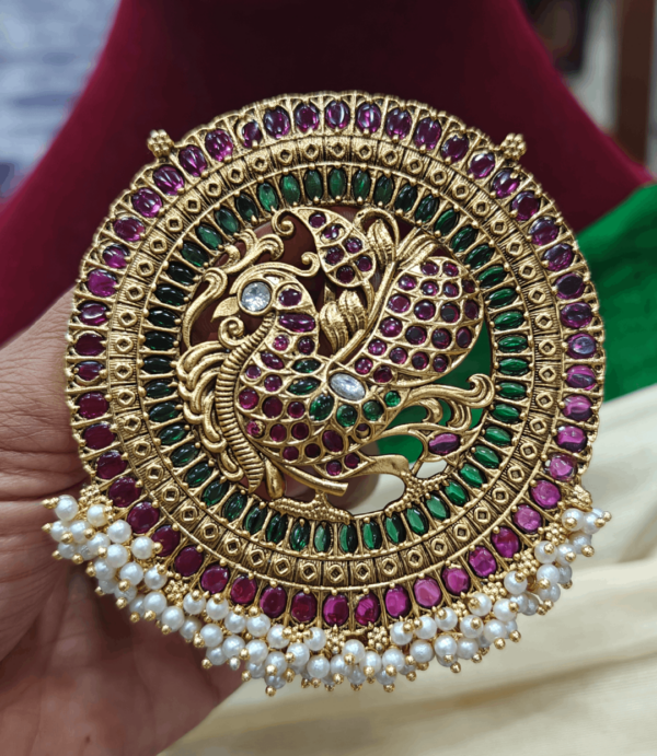 Annam pendant with the pearl