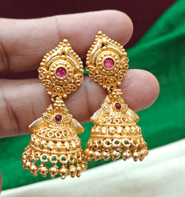 Geru pollish jhumka design2