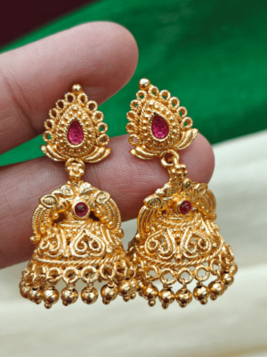 Leaf thilakam geru pollish jhumka design 2
