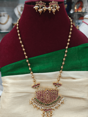 Lotus pendant with ball chain set