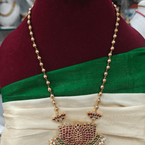 Lotus pendant with ball chain set