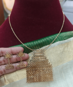 Gopuram kolam pendant with the chain set