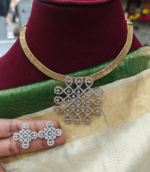Kolam pendant with the choker set