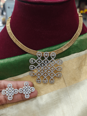 Kolam pendant with the choker set