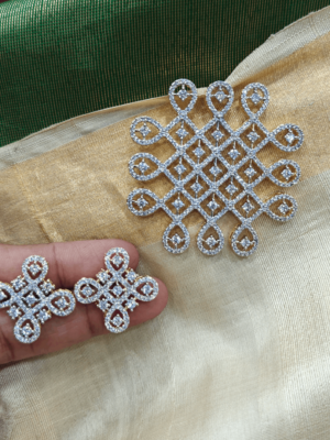 Kolam pendant set