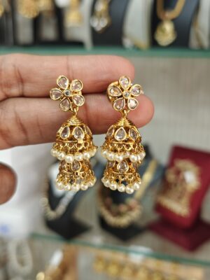 Kundan jhumka