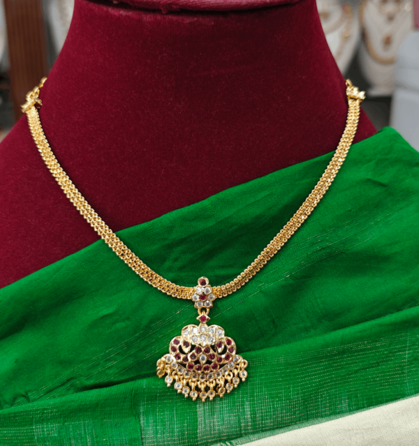 Attige necklace (only ruby)