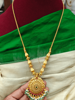 Mala with the pendant(green,pearl beads)