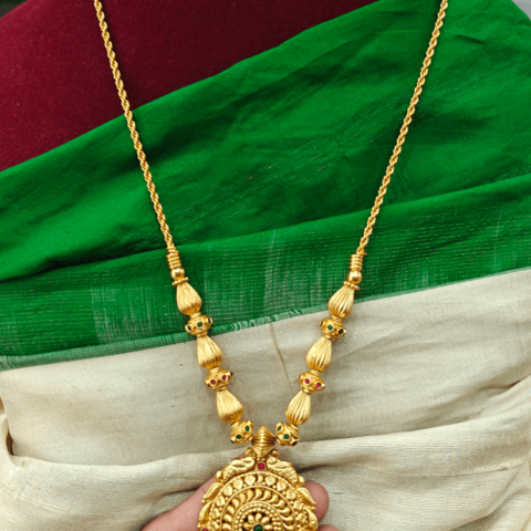 Mala with the pendant(green,pearl beads)