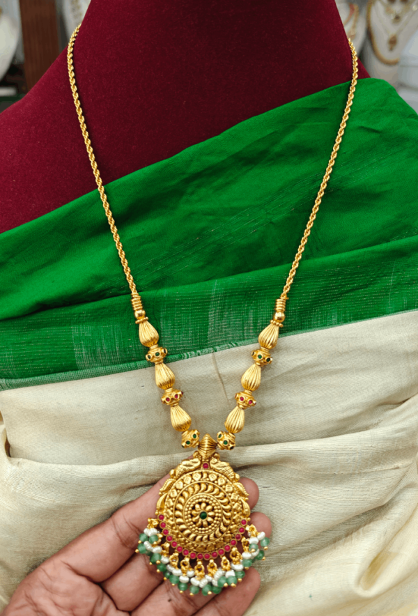 Mala with the pendant(green,pearl beads)