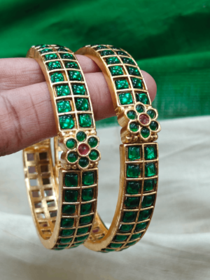 Jadau screw bangles(green)