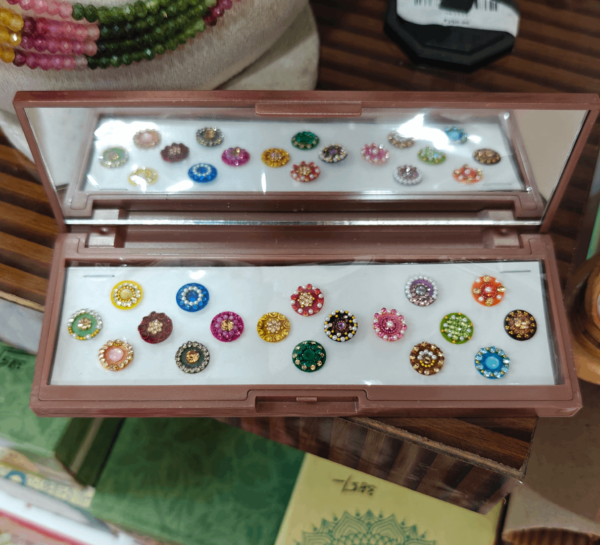 Mirror bindhi box design 7 big size with pearl(Richi rich)