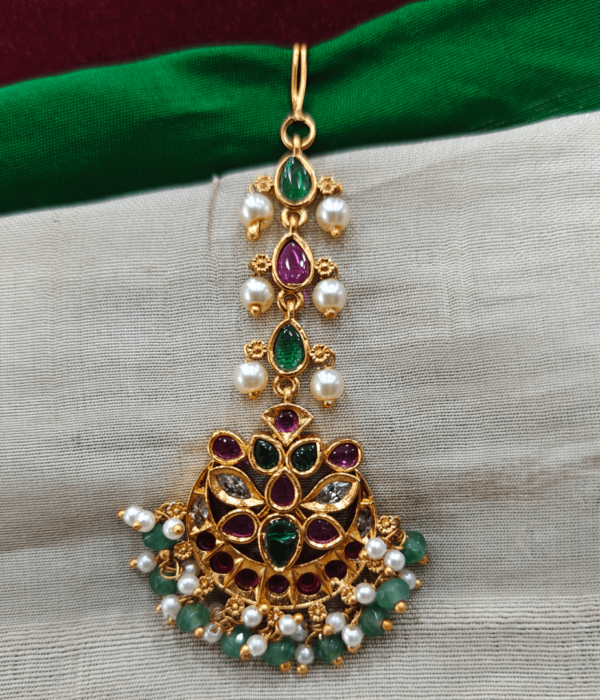 Half moon drop pearl maang tikka