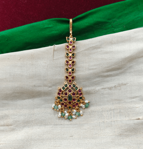 Leaf design maang tikka(ruby,green)