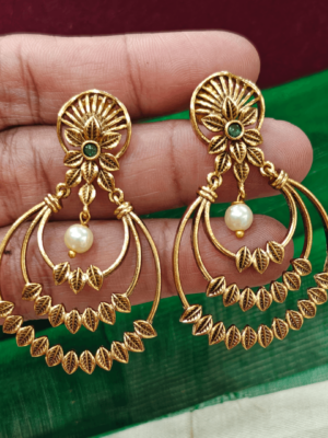 Three step moon antique earring