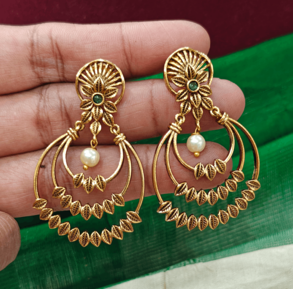 Three step moon antique earring