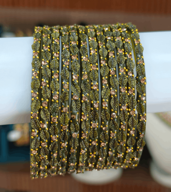Mehandi color leaf design glass bangles