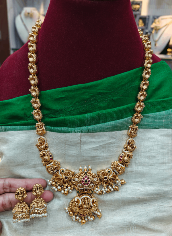 Lotus lakshmi haaram(only goldand pearl)