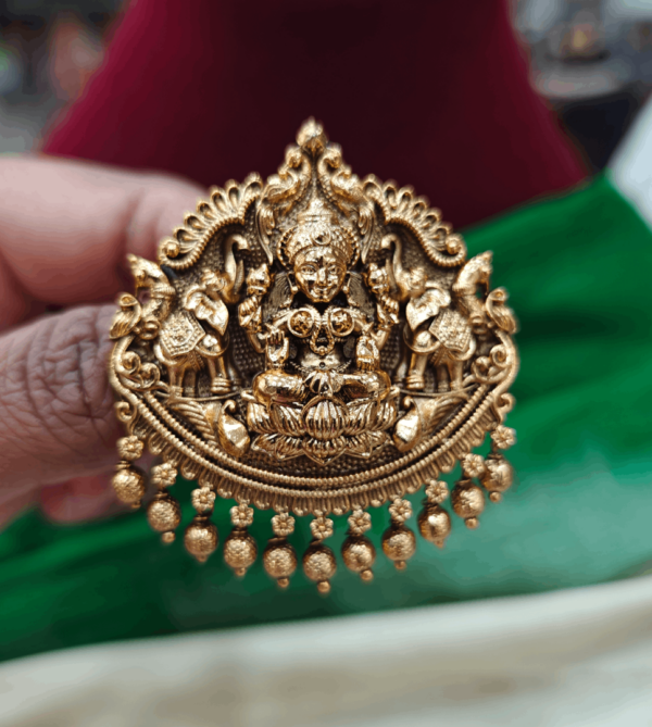 Antique lakshmi hair accessory design2
