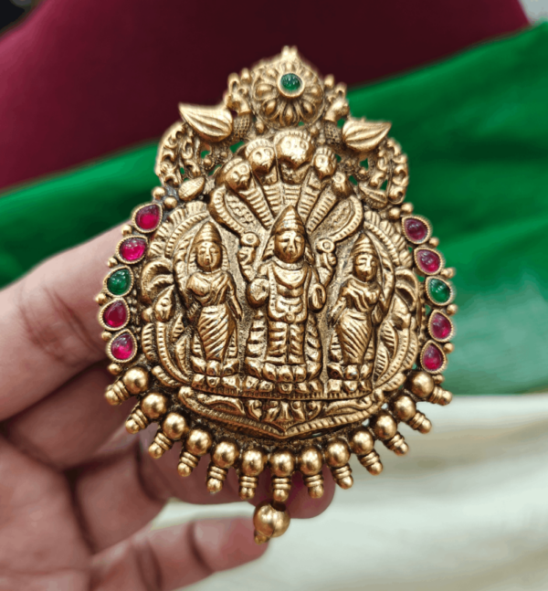 Adhi shesu narayana hair accessory