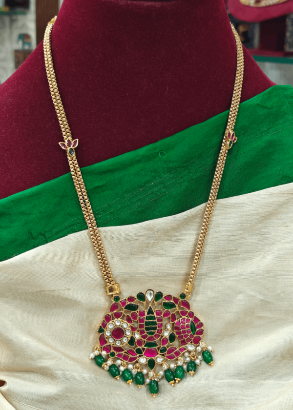 Shanku,chakhra,naama jadau stone pendant with chain