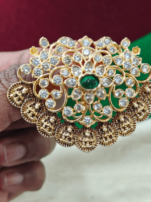 Lakshmi kasu kundan pendant