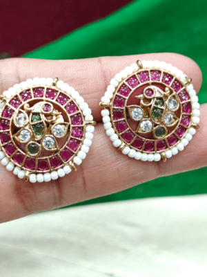 Pearl green peacock stud
