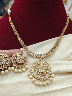 Annam necklace with kundan stone